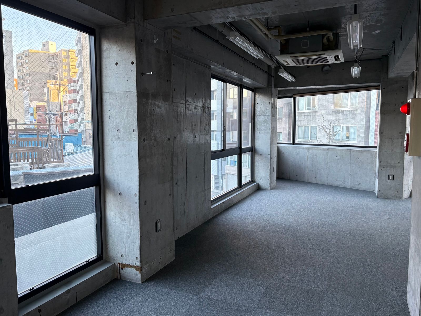 まだ空っぽの新物件の中の様子の写真